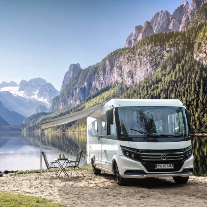 Fernweh trifft Freiheit! 🚐✨ Stell dir vor: Du wachst auf mit Blick auf den See, die Berge im Rücken und nichts als pure Entspannung vor dir.

Erlebe dieses Gefühl mit dem iSmove von Niesmann+Bischoff – kompakt, luxuriös und gemacht für unvergessliche Reisen. Jetzt bei uns entdecken!

Hier geht´s zu den lagernden Fahrzeugen:
https://www.camping-world.at/fahrzeuge/fahrzeugtyp-neu/hersteller-niesmann-bischoff/lieferstatus-lagernd/?ordr=date-desc